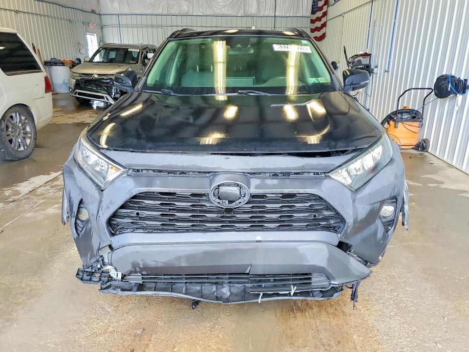 Photo 5 from auction – 2019 TOYOTA RAV4 with VIN JTMP1RFV6KD038587