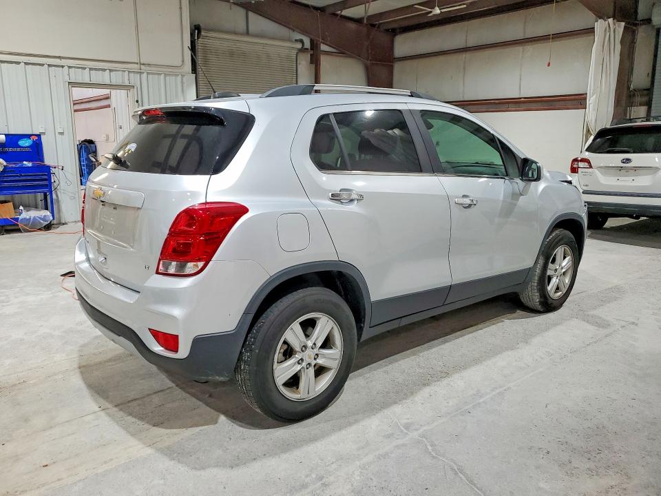 Photo 3 from auction – 2018 CHEVROLET TRAX with VIN KL7CJPSB4JB688105