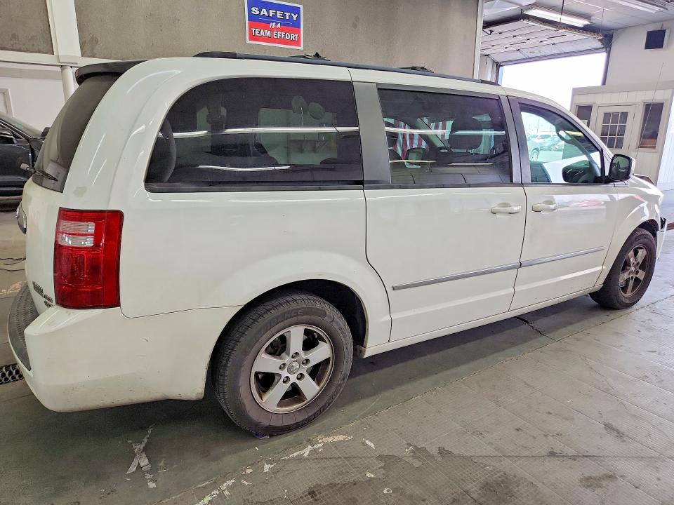 Photo 3 from auction – 2010 DODGE GRAND CARAVAN with VIN 2D4RN5D15AR405435
