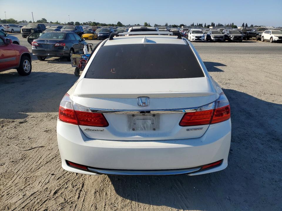 Photo 6 from auction – 2014 HONDA ACCORD with VIN JHMCR5F74EC001032