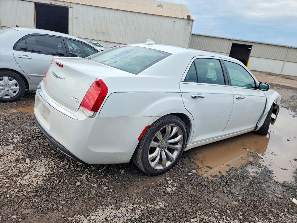 Photo 3 from auction – 2016 CHRYSLER 300C with VIN 2C3CCAEGXGH216772