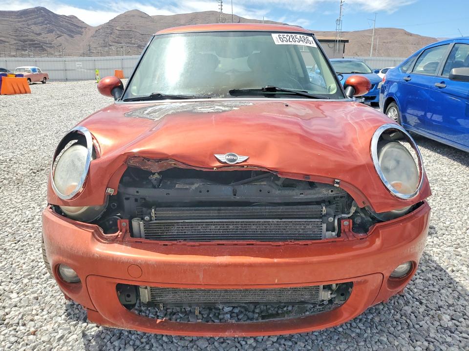 Photo 5 from auction – 2011 MINI COOPER with VIN WMWSU3C56BT099220