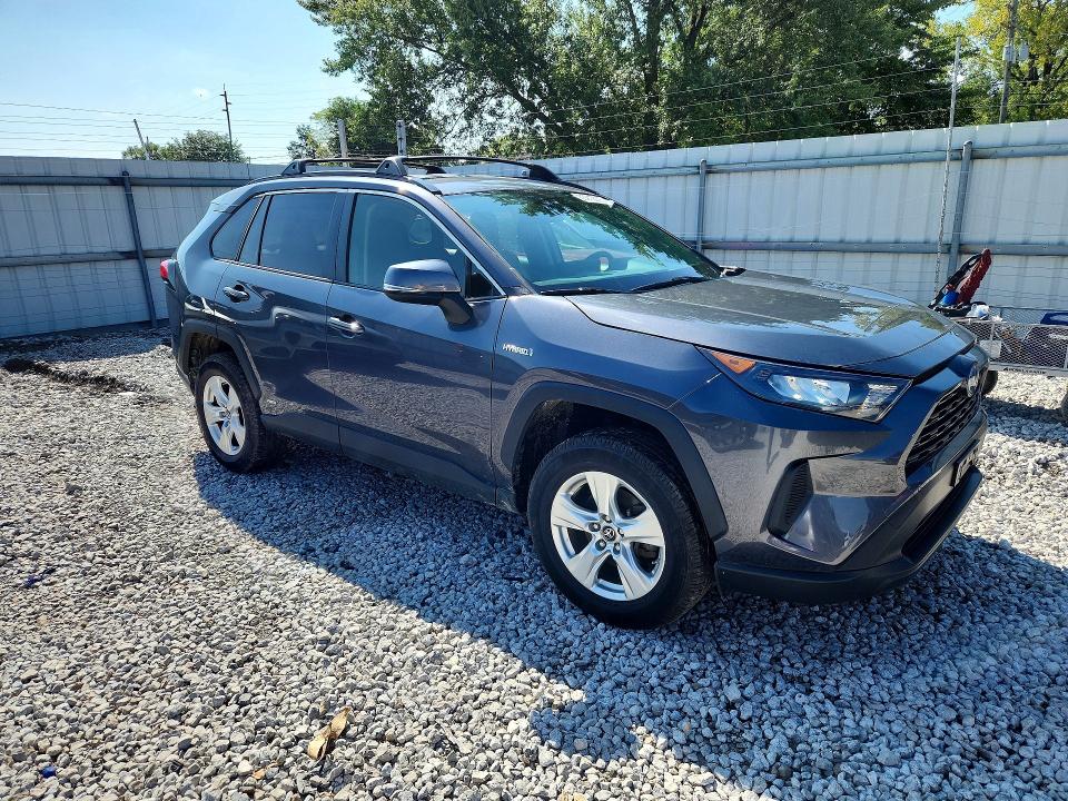 Photo 4 from auction – 2019 TOYOTA RAV4 with VIN JTMMWRFV6KD032437
