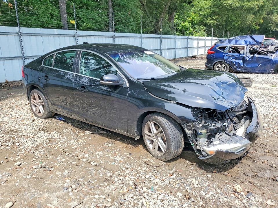 Photo 4 from auction – 2015 VOLVO S60 with VIN YV1612TK0F2360442