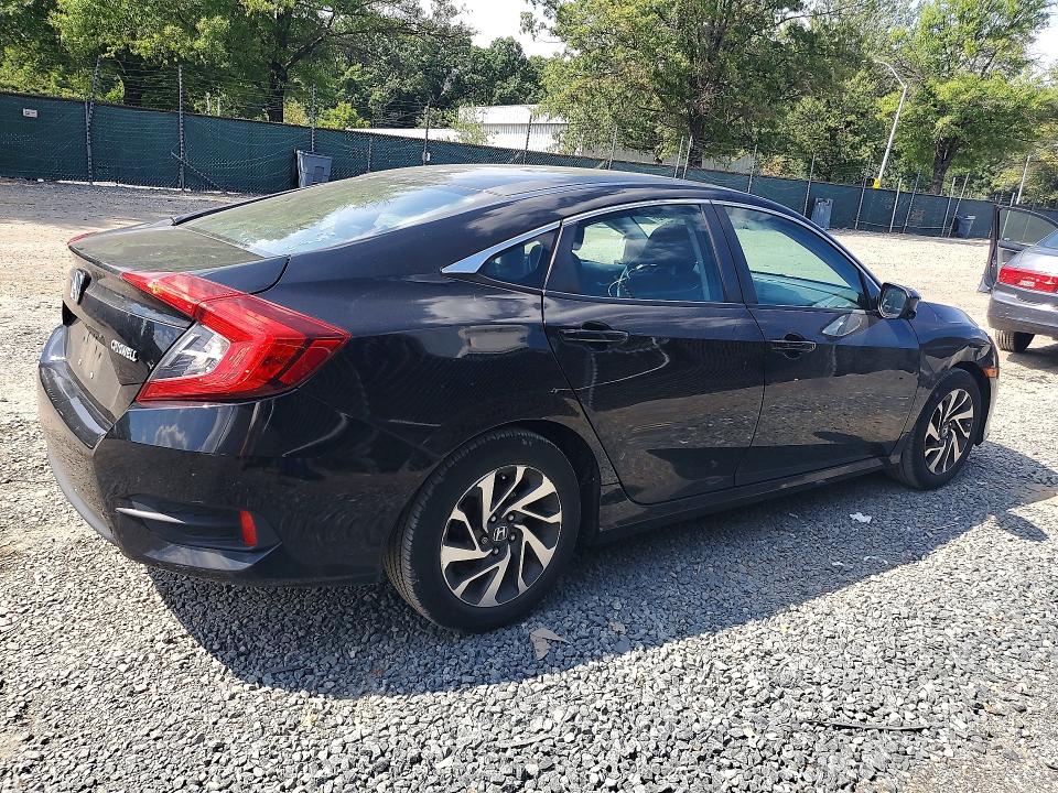 Photo 3 from auction – 2016 HONDA CIVIC with VIN 2HGFC2F82GH569045
