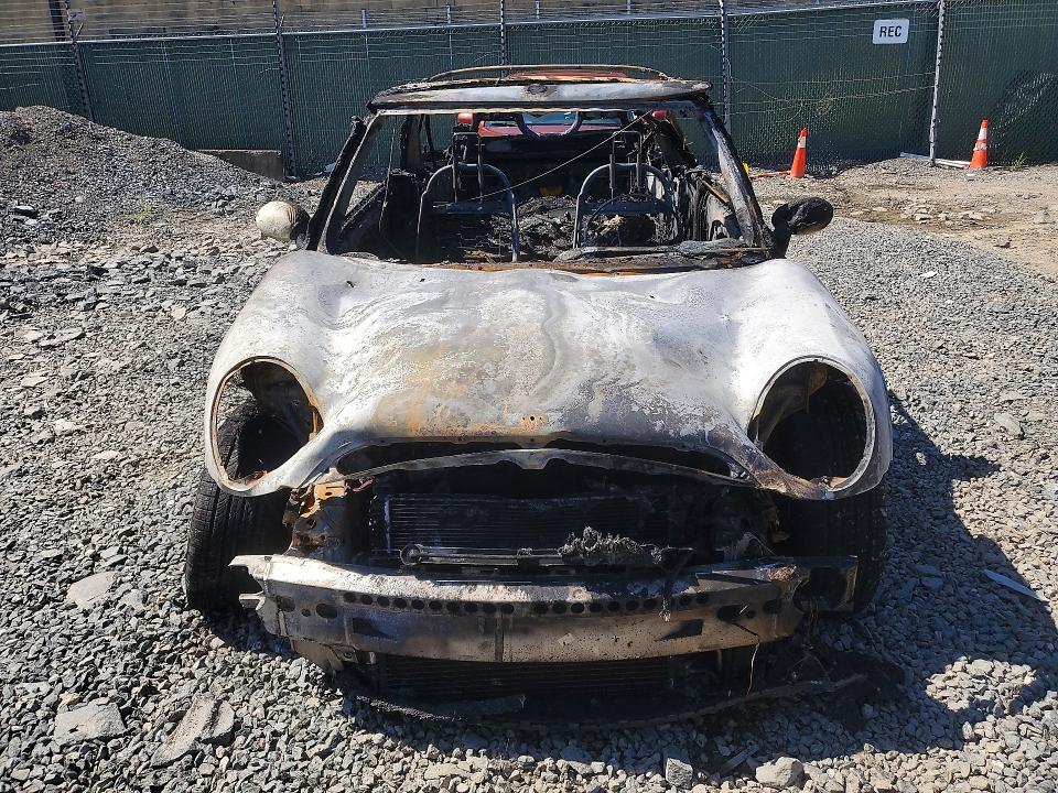 Photo 5 from auction – 2006 MINI COOPER with VIN WMWRF33536TG14546