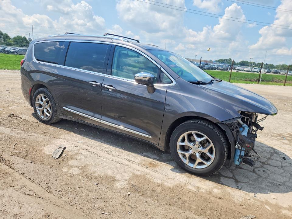 Photo 4 from auction – 2017 CHRYSLER PACIFICA with VIN 2C4RC1GGXHR560830