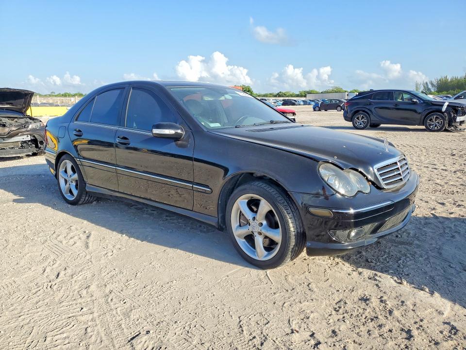 Photo 4 from auction – 2005 MERCEDES-BENZ C with VIN WDBRF40J05F654828