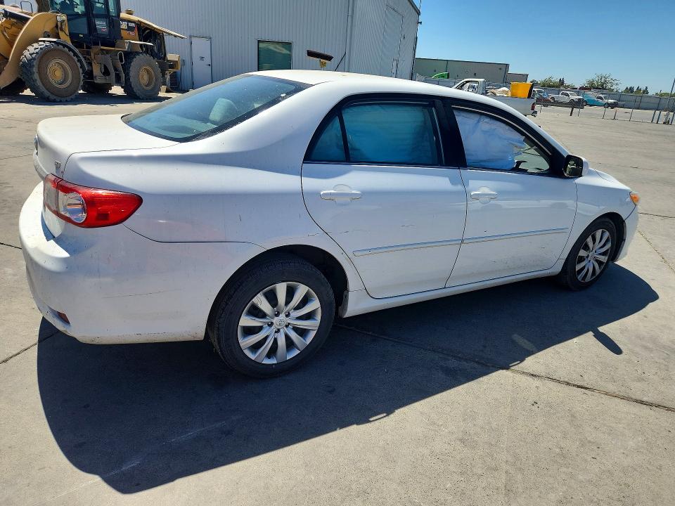 Photo 3 from auction – 2013 TOYOTA COROLLA with VIN 5YFBU4EE3DP169868