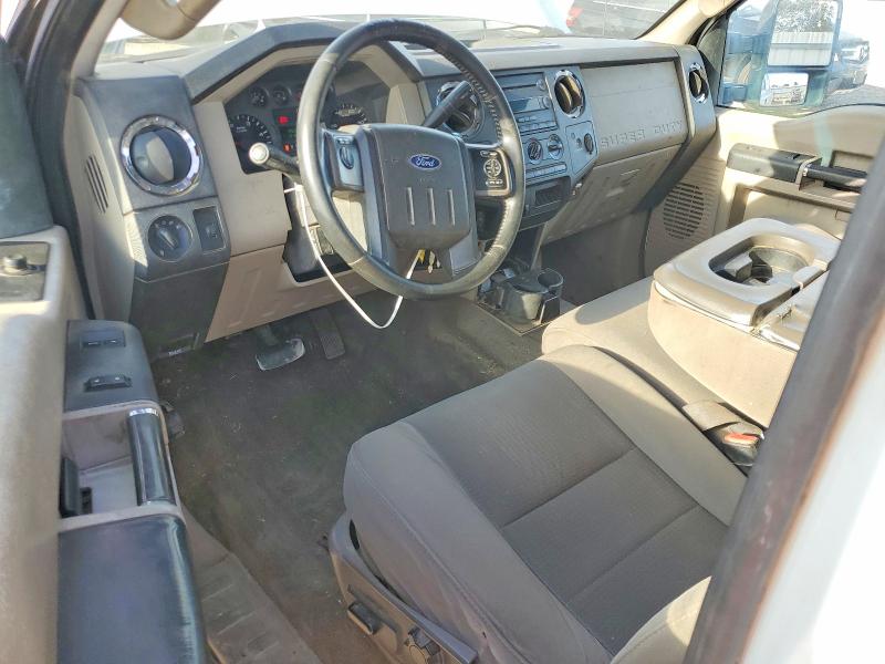 Снимка 8 от търг – 2010 FORD F250 с VIN 1FTSX2BR4AEA12121