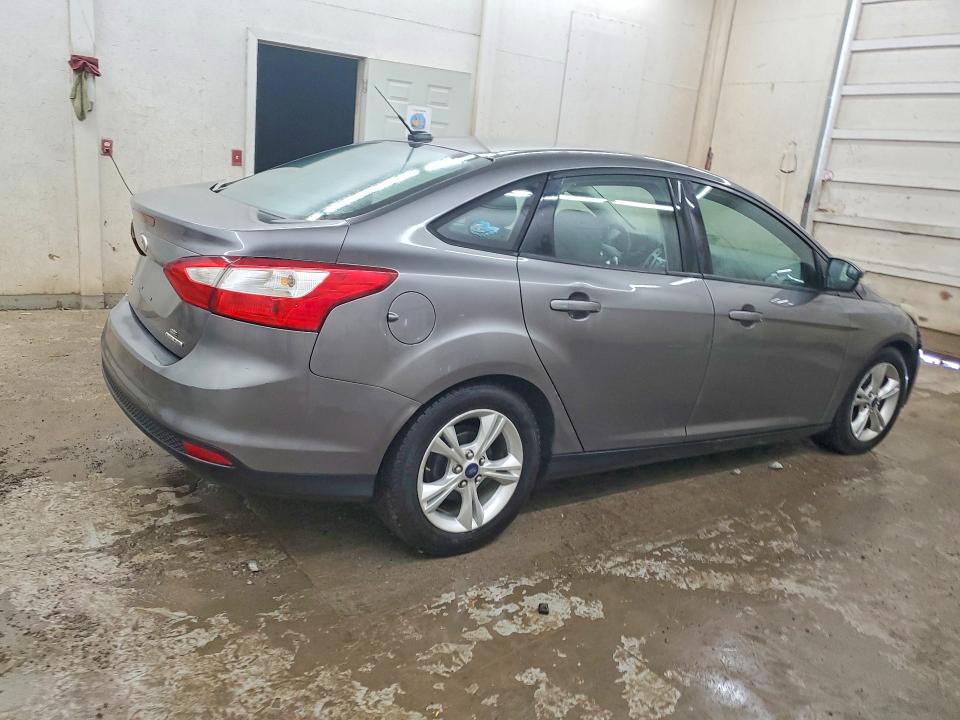 Photo 3 from auction – 2014 FORD FOCUS with VIN 1FADP3F24EL233432