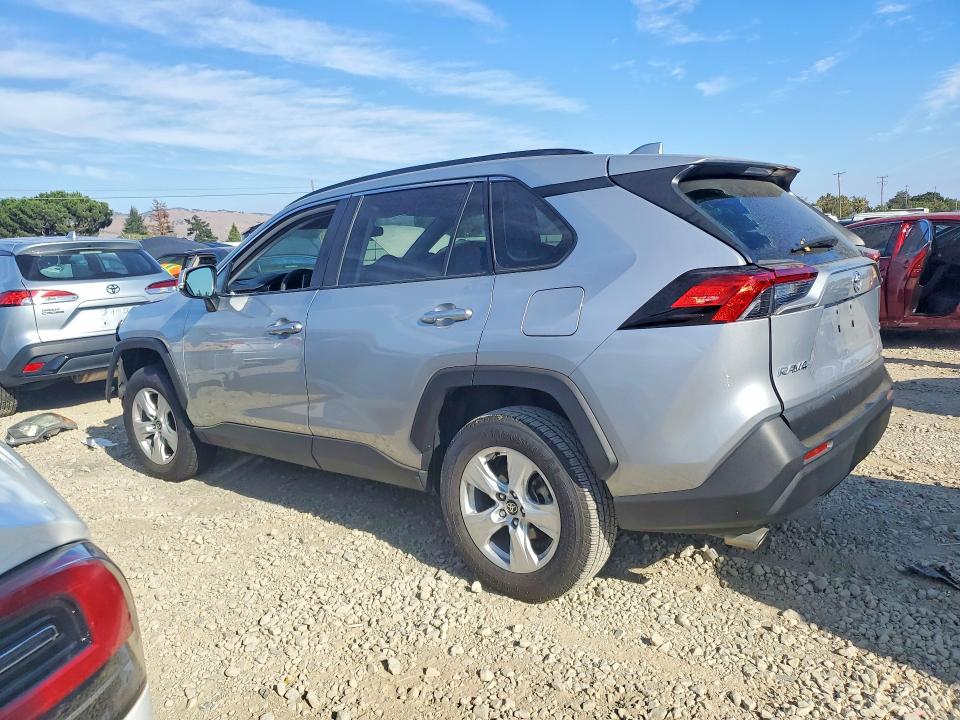 Photo 2 from auction – 2021 TOYOTA RAV4 with VIN 2T3W1RFV9MC148231