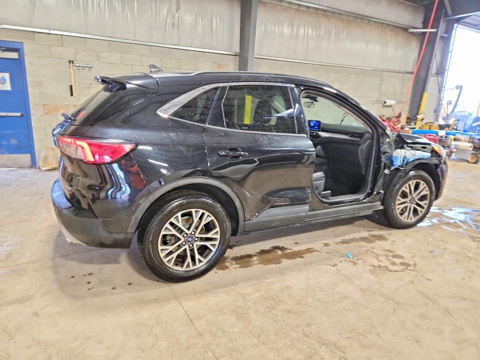 Photo 3 from auction – 2020 FORD ESCAPE with VIN 1FMCU9H63LUC28419