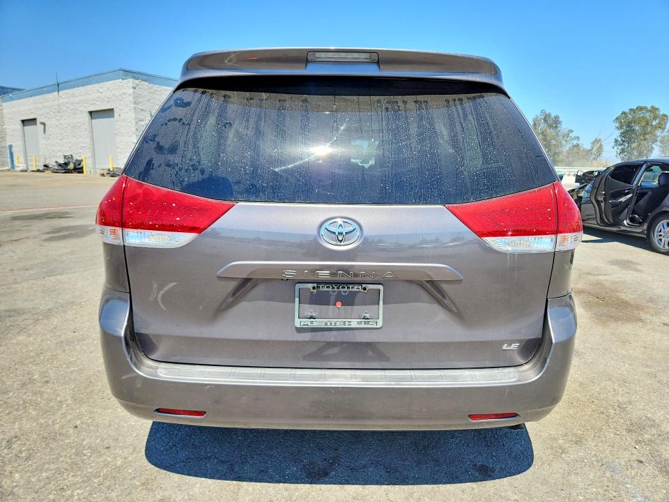 Photo 6 from auction – 2014 TOYOTA SIENNA with VIN 5TDKK3DC2ES499008