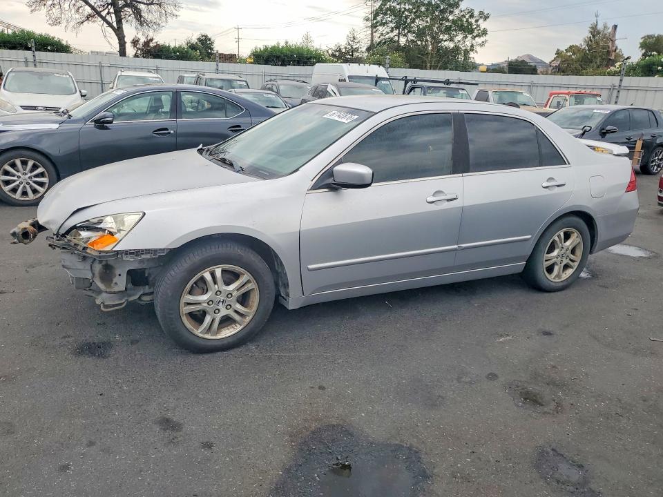 HONDA ACCORD 2007 with VIN JHMCM56327C008026 - Photo from auction