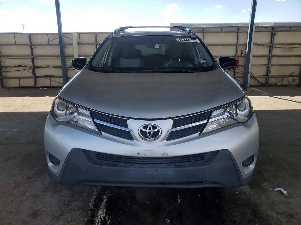 Photo 5 from auction – 2015 TOYOTA RAV4 with VIN JTMZFREV9FJ041440