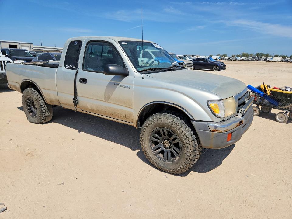 Снимка 4 от търг – 2000 TOYOTA TACOMA с VIN 4TAWN72N1YZ630058