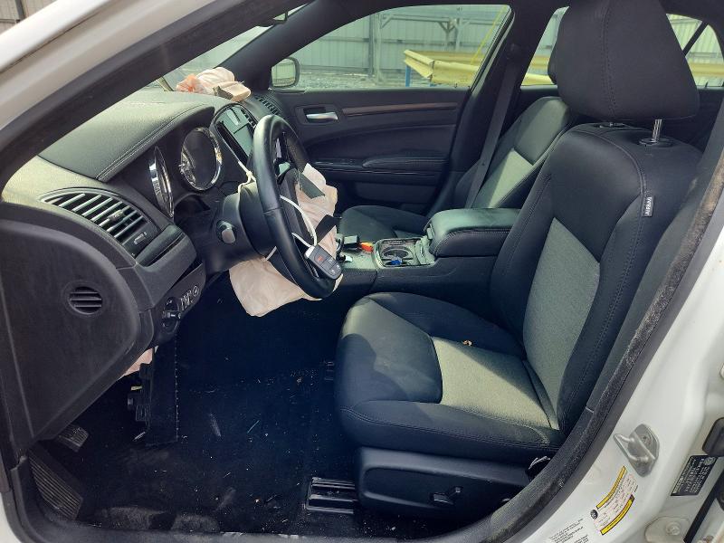 Photo 7 from auction – 2013 CHRYSLER 300 with VIN 2C3CCABG1DH658095