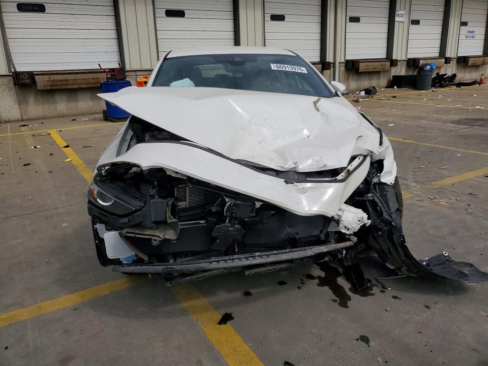 صورة رقم 5 من المزاد - 2020 MAZDA 3 مع VIN JM1BPAMM2L1168082