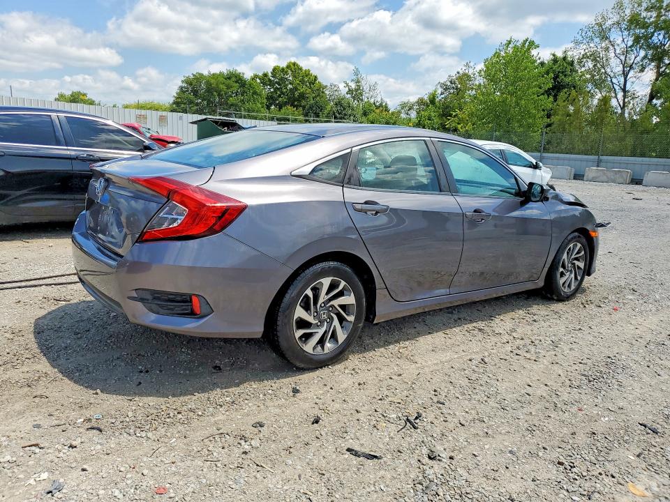 Photo 3 from auction – 2016 HONDA CIVIC with VIN 19XFC2F78GE098049