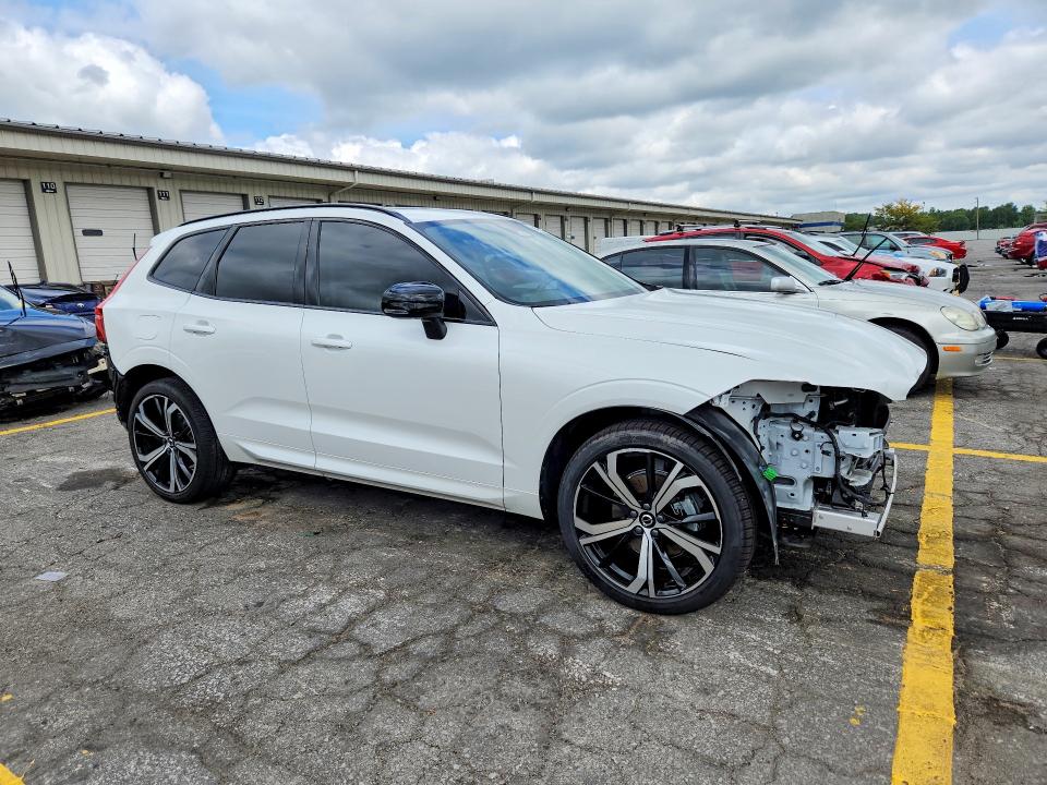 Photo 4 from auction – 2025 VOLVO XC60 with VIN YV4M12RM6S1028752