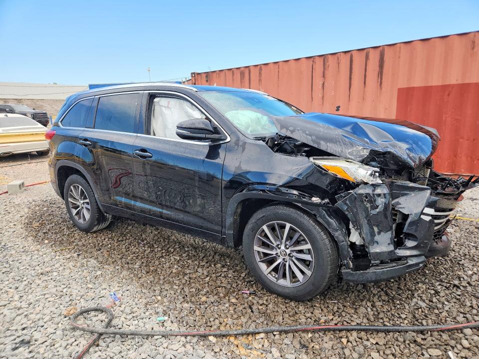 Photo 4 from auction – 2018 TOYOTA HIGHLANDER with VIN 5TDKZRFH2JS545177