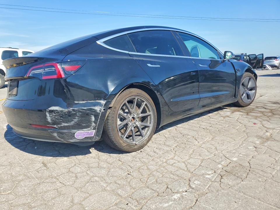 Фото 3 с аукциона – 2019 TESLA MODEL 3 с VIN 5YJ3E1EA4KF325700