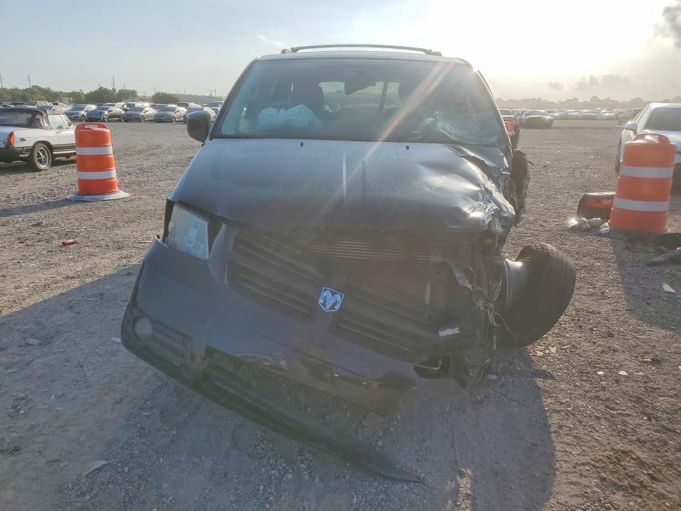 Photo 5 from auction – 2010 DODGE GRAND CARAVAN with VIN 2D4RN6DX3AR440064