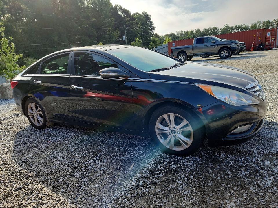 Photo 4 from auction – 2013 HYUNDAI SONATA with VIN 5NPEC4AC0DH585670