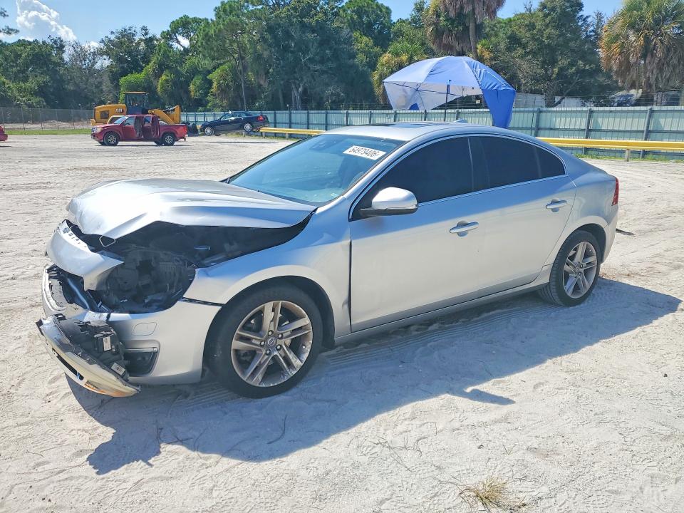 VOLVO S60 2015 con VIN YV140MFM5F1348554 - Foto de la subasta