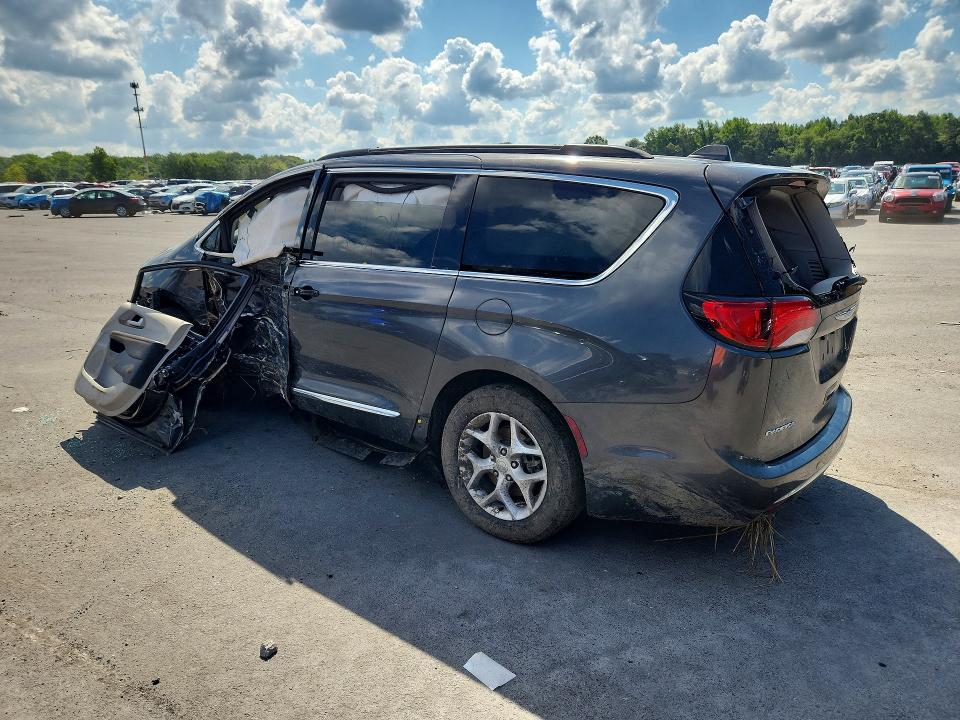 Zdjęcie 2 z aukcji – 2017 CHRYSLER PACIFICA z VIN 2C4RC1BG1HR587650