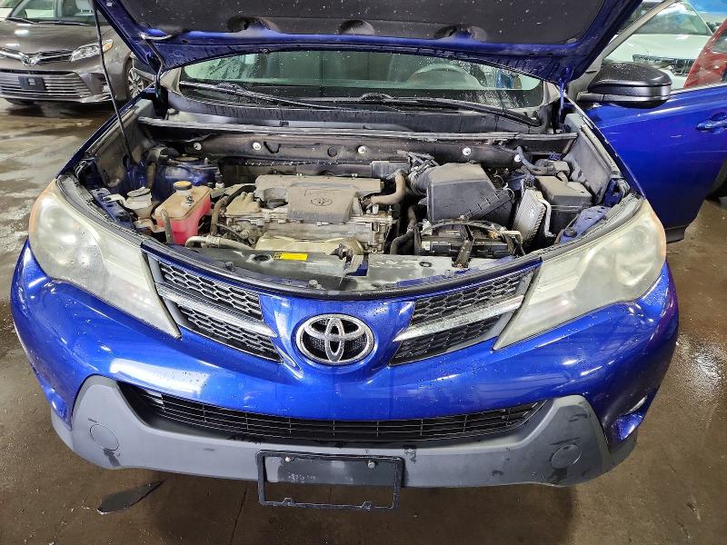 Photo 12 from auction – 2015 TOYOTA RAV4 with VIN 2T3ZFREV9FW202273