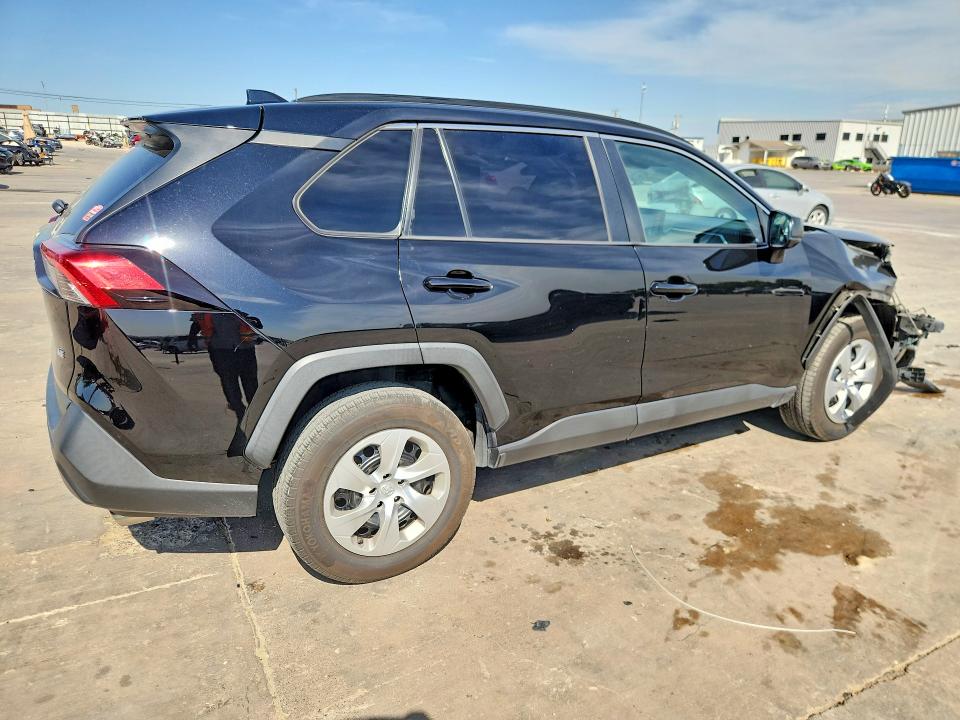 Photo 3 from auction – 2021 TOYOTA RAV4 with VIN 2T3H1RFV6MW127201