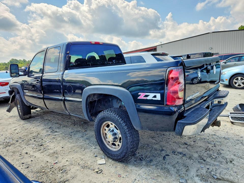 Photo 2 from auction – 2005 CHEVROLET SILVERADO with VIN 1GCHK29U05E210252