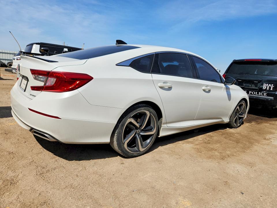Снимка 3 от търг – 2022 HONDA ACCORD с VIN 1HGCV1F33NA084792