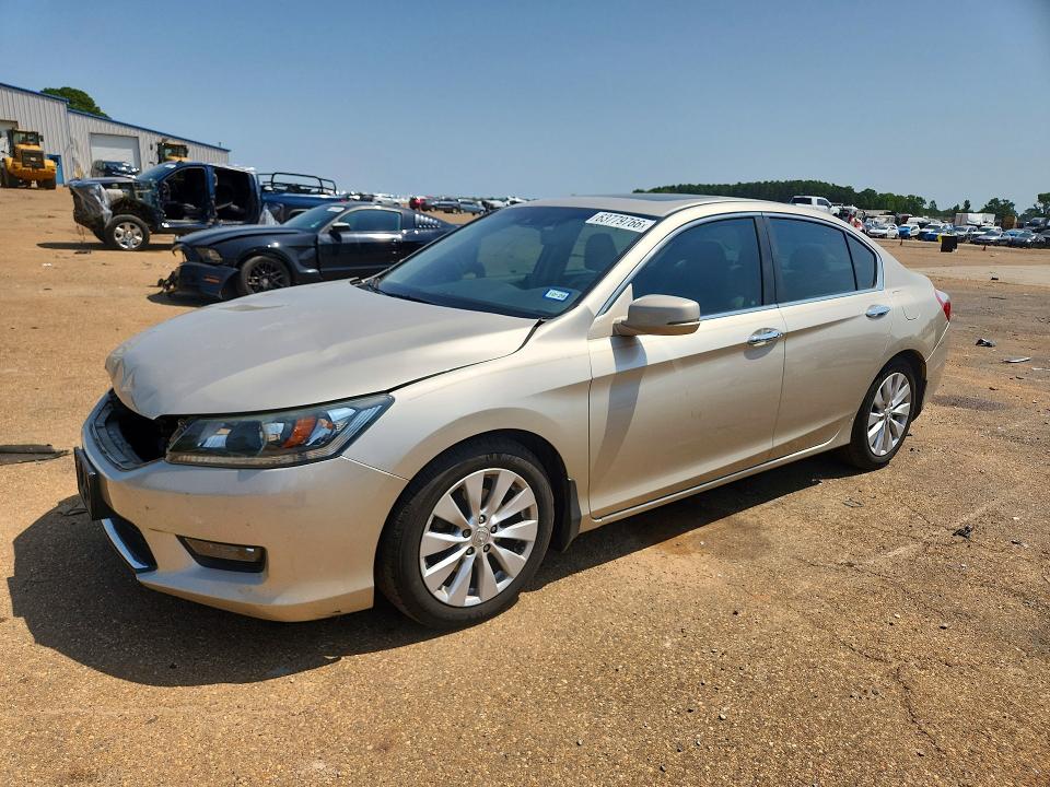 HONDA ACCORD 2015 with VIN 1HGCR2F82FA016586 - Photo from auction