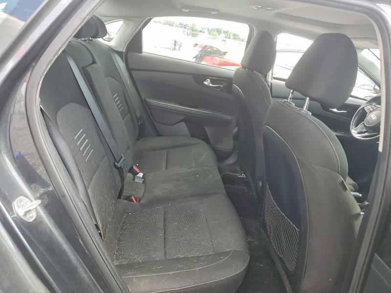 Photo 10 from auction – 2019 KIA FORTE with VIN 3KPF34AD3KE021574