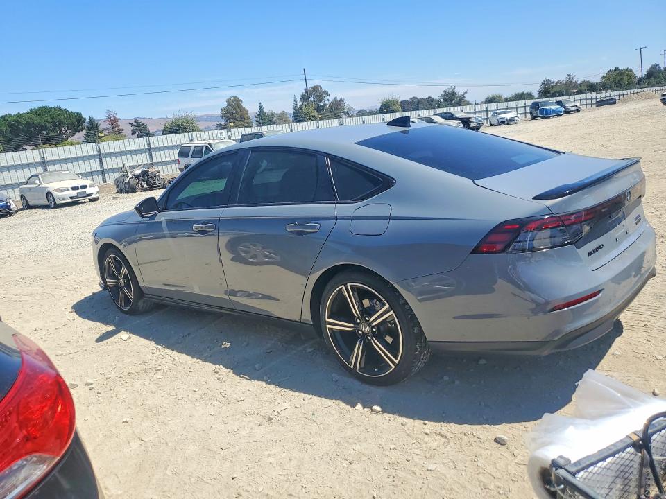 Снимка 2 от търг – 2026 HONDA ACCORD с VIN 1HGCY2F51TA007611