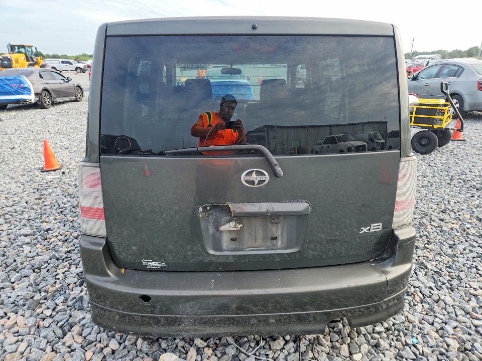 Photo 6 from auction – 2005 SCION XB with VIN JTLKT324450180077