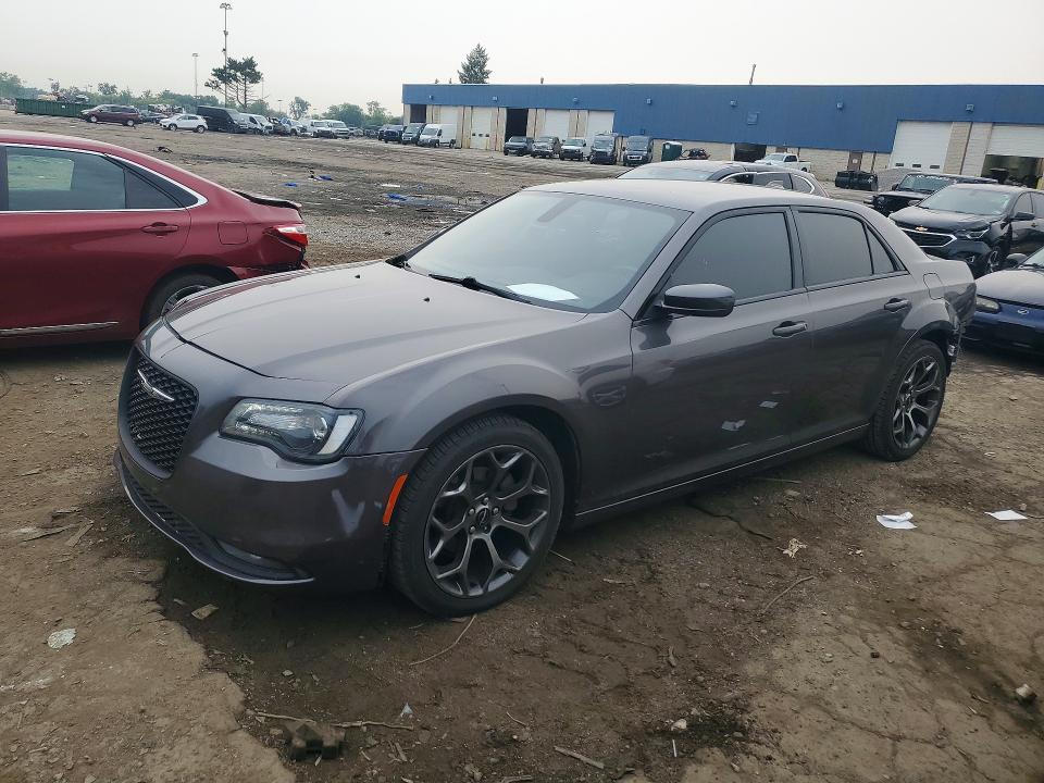 Photo 1 from auction – 2015 CHRYSLER 300 with VIN 2C3CCABG2FH837880