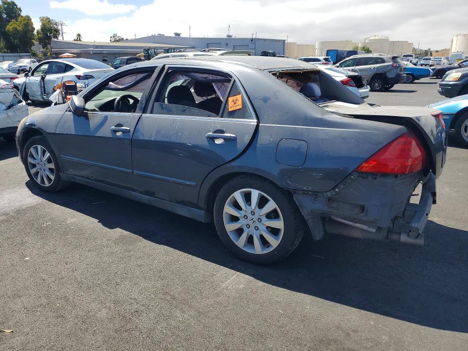 Снимка 2 от търг – 2007 HONDA ACCORD с VIN 1HGCM66437A079992