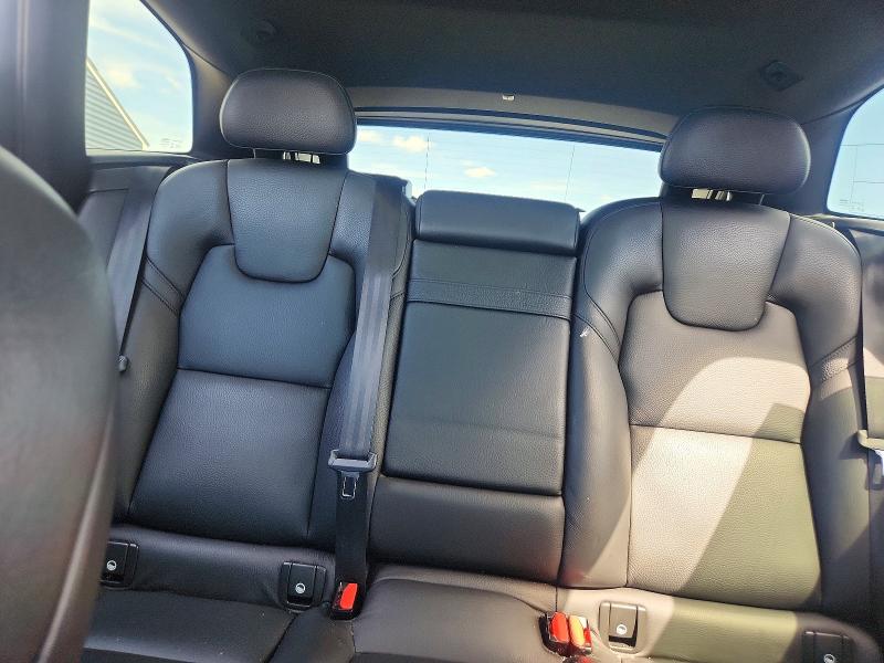 Photo 10 from auction – 2018 VOLVO XC60 with VIN LYV102RK5JB082378