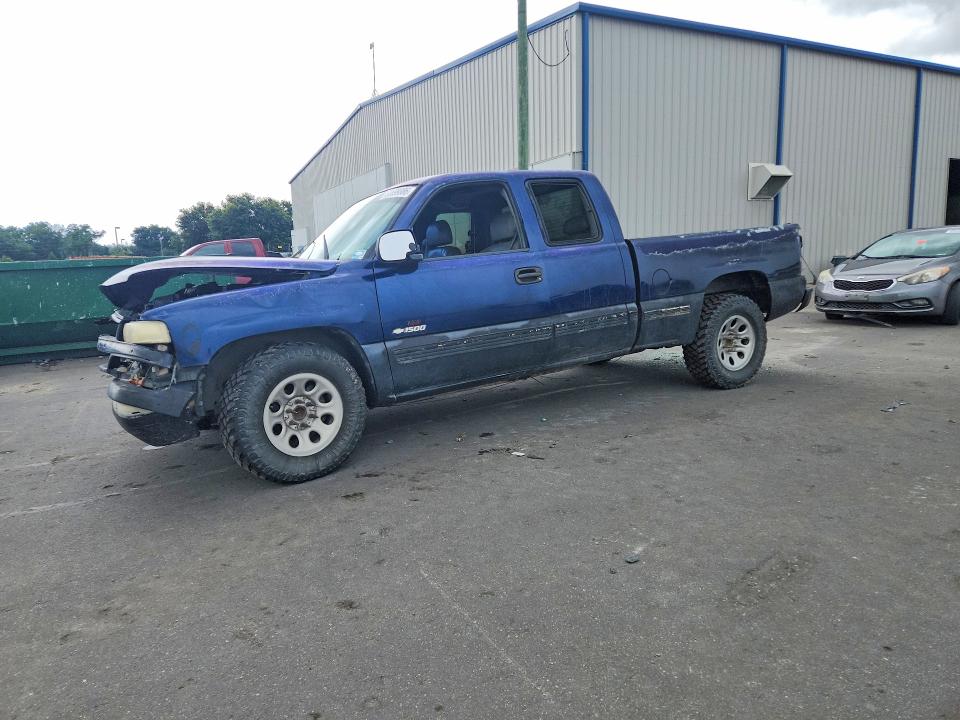 CHEVROLET SILVERADO 2000 with VIN 2GCEC19T8Y1406138 - Photo from auction