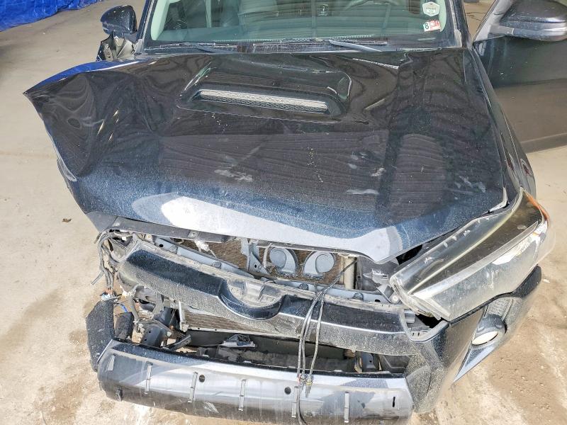 Photo 12 from auction – 2019 TOYOTA 4RUNNER with VIN JTEBU5JR1K5612975