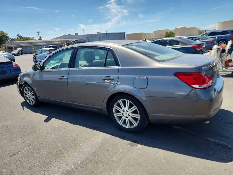 Photo 2 from auction – 2005 TOYOTA AVALON with VIN 4T1BK36B45U055091