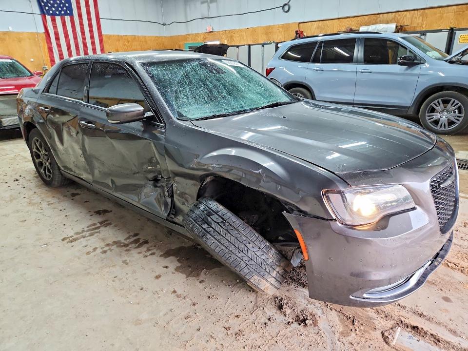 صورة رقم 4 من المزاد - 2018 CHRYSLER 300 مع VIN 2C3CCAGGXJH296501