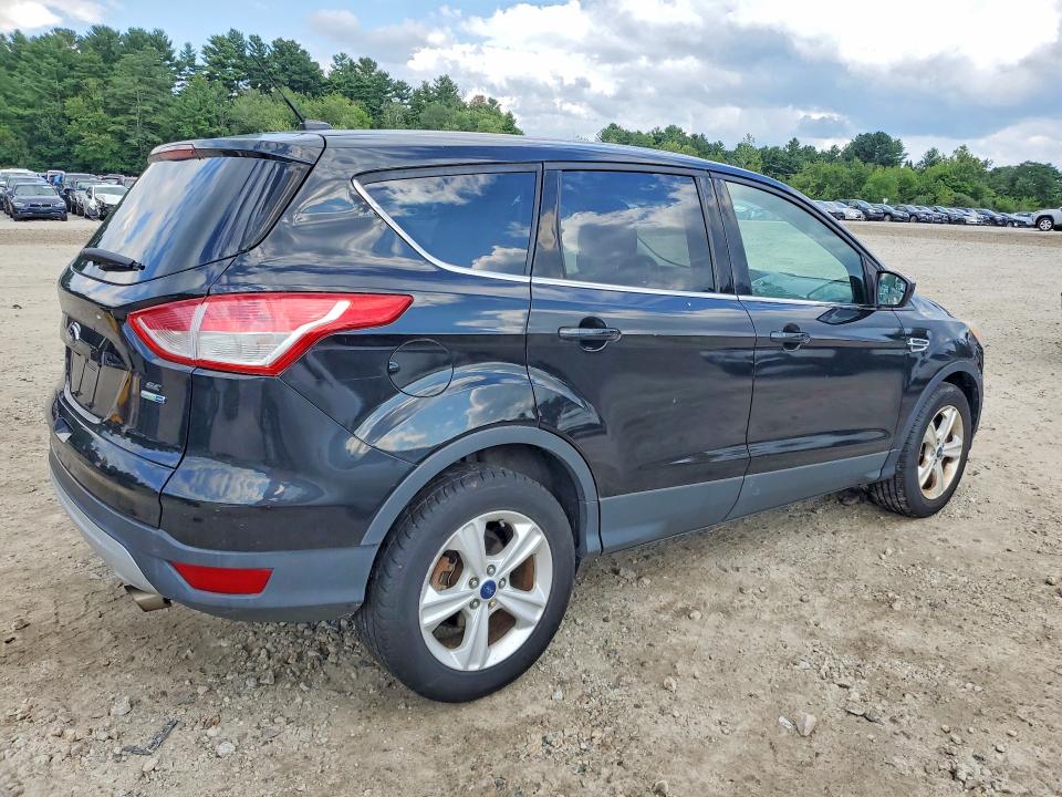 Photo 3 from auction – 2015 FORD ESCAPE with VIN 1FMCU9GX9FUB35306