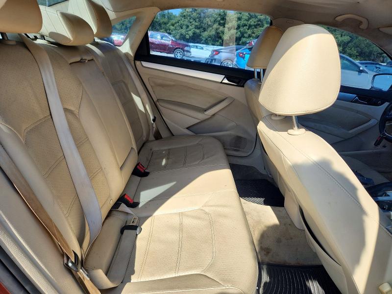 Photo 10 from auction – 2013 VOLKSWAGEN PASSAT with VIN 1VWBP7A38DC061118