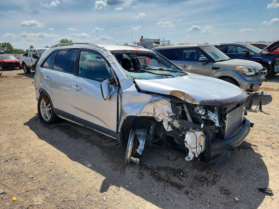 Photo 4 from auction – 2014 KIA SORENTO with VIN 5XYKT4A69EG491504