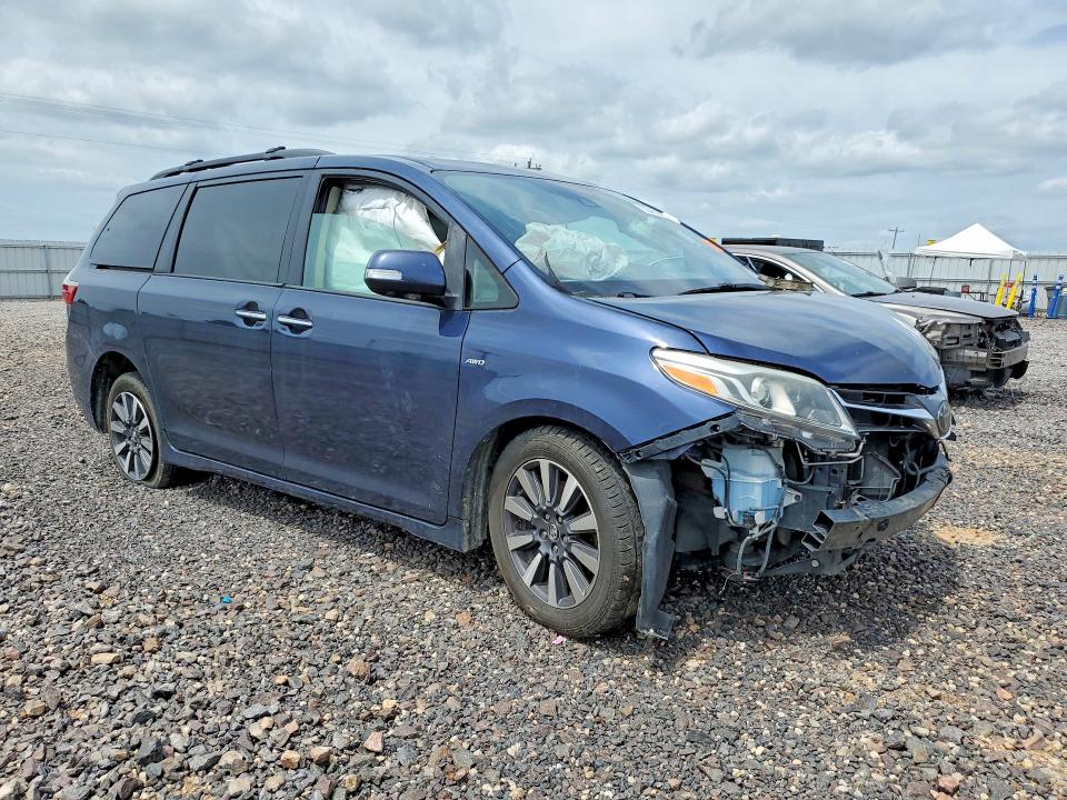 Photo 4 from auction – 2018 TOYOTA SIENNA with VIN 5TDDZ3DC8JS194076